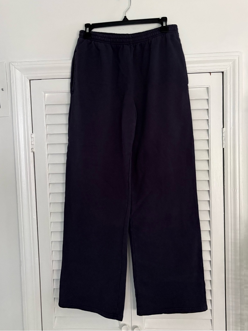 BRANDY MELVILLE Navy Blue Wide-Leg Sweatpants - Classic Comfort